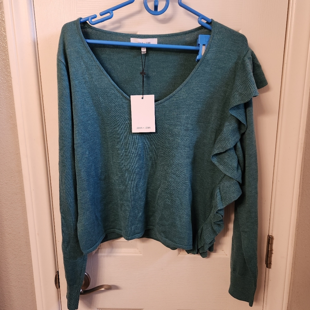 John + Jenn sweater nwt size m